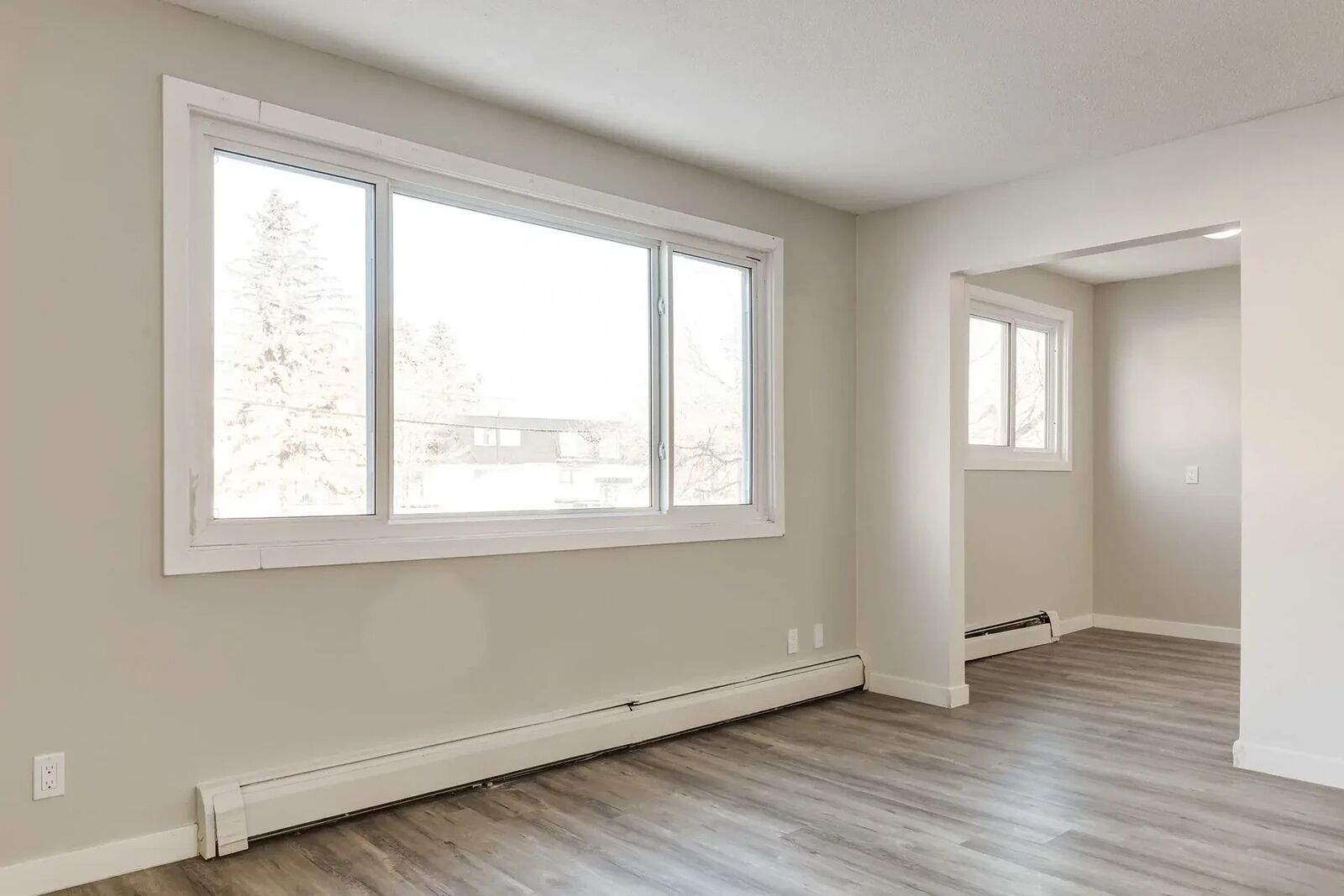 Edmonton 1 bedrooms Apartment for rent. Property photo: 334142-1