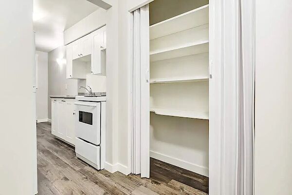 Edmonton 1 bedroom Apartment for rent. Property photo: 334146-3