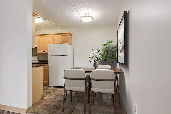 Medicine Hat 1 bedrooms Apartment for rent. Property photo: 334161-2