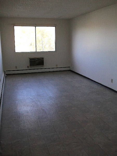 Calgary 1 bedroom Apartment for rent. Property photo: 335126-3