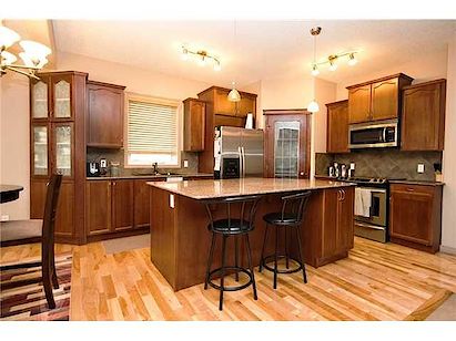 Calgary 3 + Den bedrooms Main Floor for rent. Property photo: 335866-3