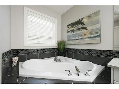 Calgary 3 bedrooms House for rent. Property photo: 336533-2