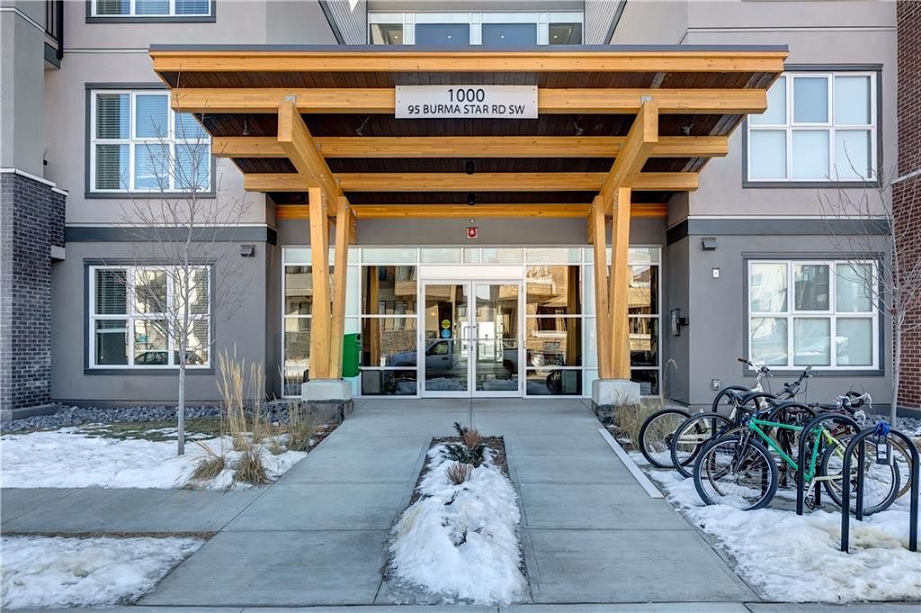 Calgary 1 + Den bedrooms Condo Unit for rent. Property photo: 336625-1