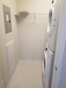 Calgary 2 bedrooms Condo Unit for rent. Property photo: 337017-3