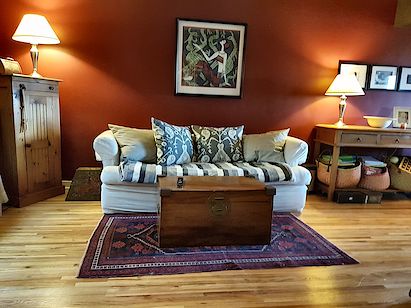 Stanley Park duplex, large yard, available Nov. 1