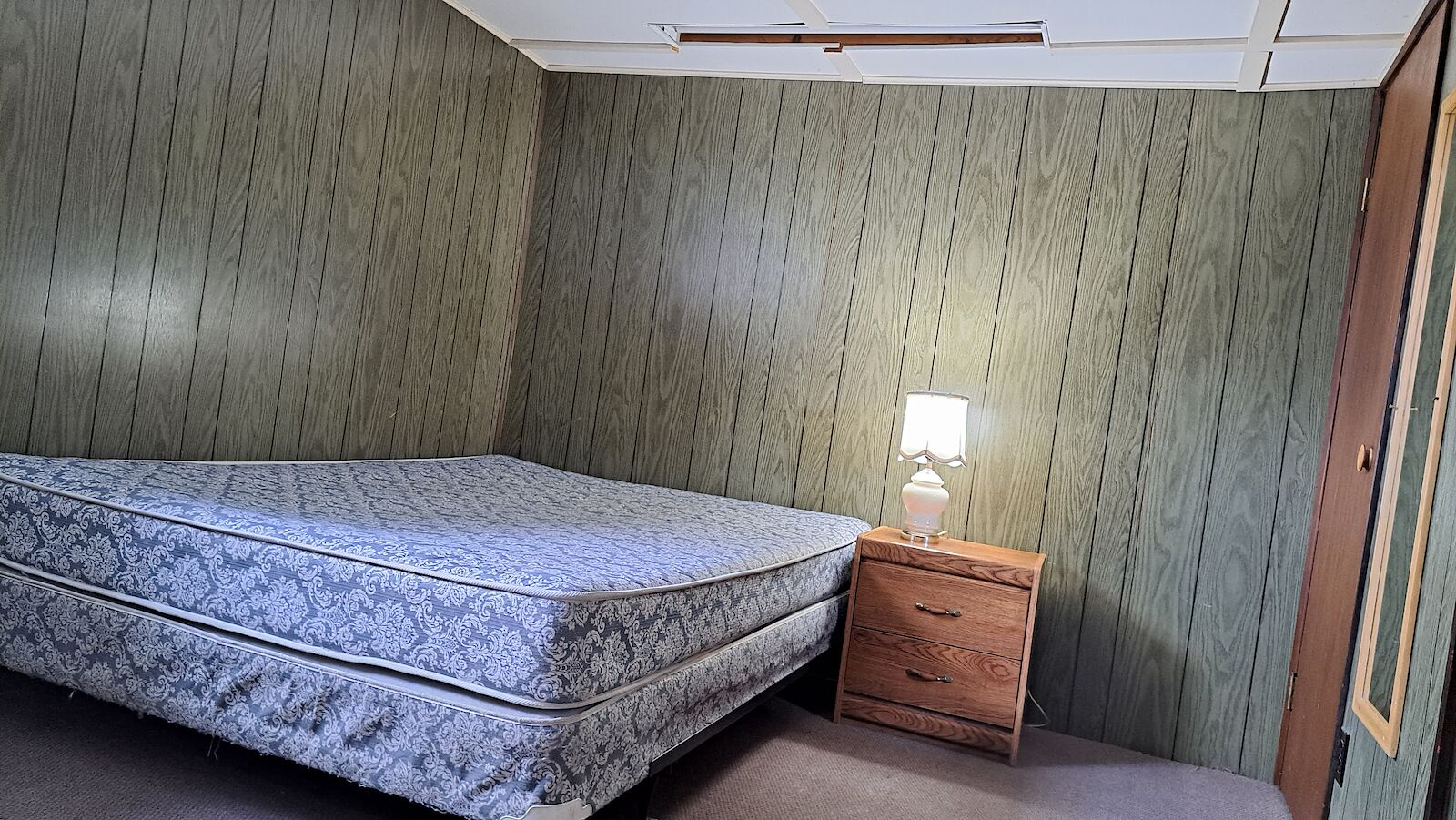 Calgary 1 bedroom Basement for rent. Property photo: 338034-1