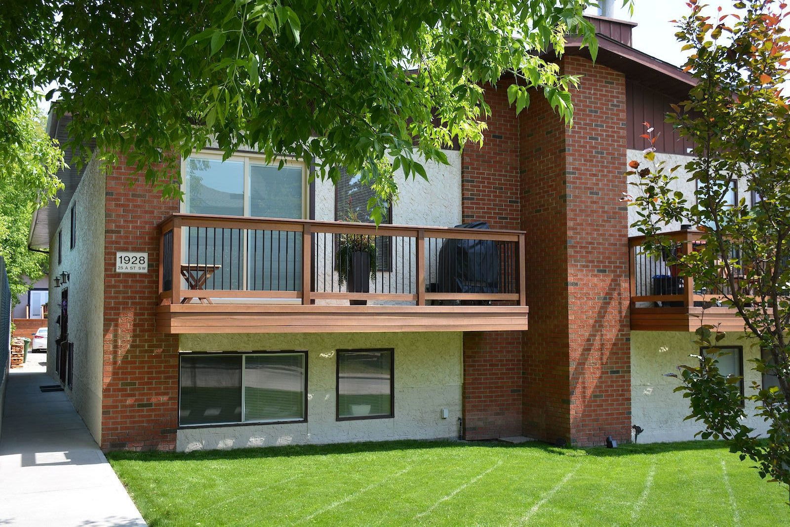 Calgary 3 bedrooms Condo Unit for rent. Property photo: 340119-1