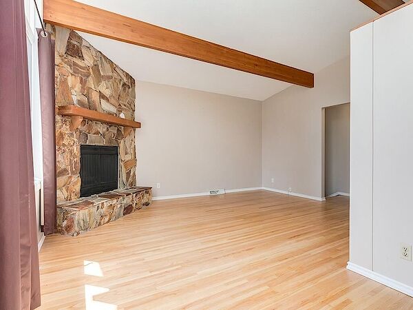 Calgary 3 + Den bedrooms Room For Rent for rent. Property photo: 341870-3