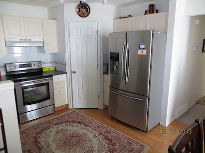 Calgary 3 bedrooms House for rent. Property photo: 342104-2