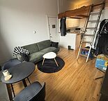 Charming Bachelor Suite in Heritage Building on 9th Avenue, Inglewood