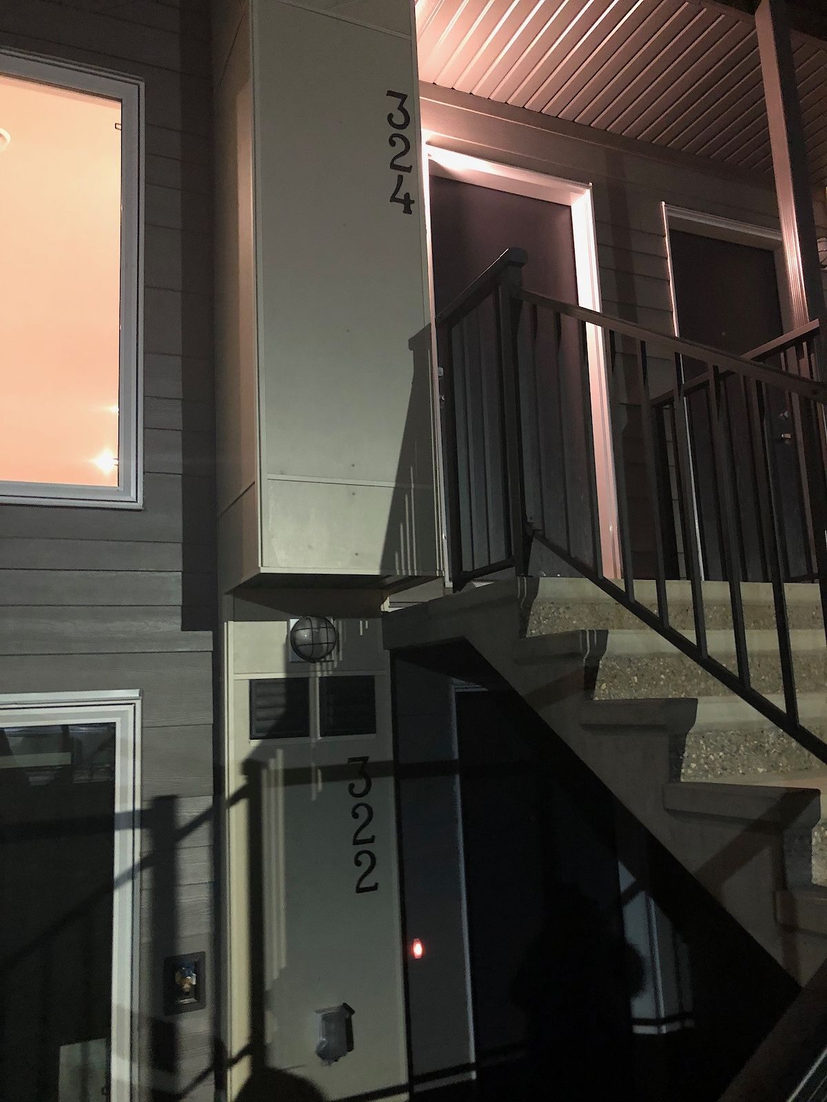 Calgary 2 bedrooms Townhouse for rent. Property photo: 34233-1