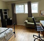 Master bedroom W private half bathroom close 2 Foothills Hospital & UofC