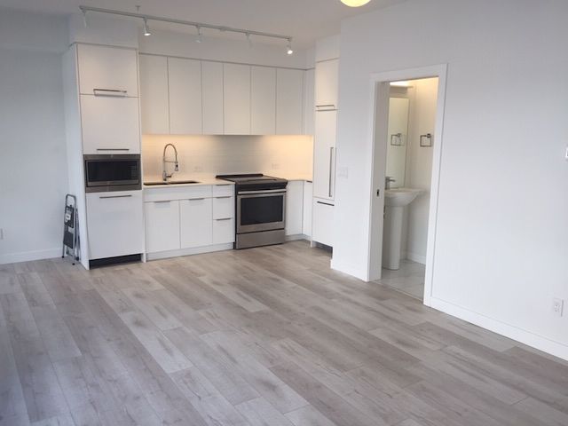 Calgary 2 + Den bedrooms Condo Unit for rent. Property photo: 344008-1