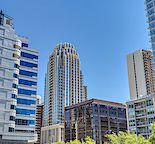 VOGUE - EXECUTIVE 1 BED PLUS DEN WITH RIVER VIEWS! — Downtown, Calgary