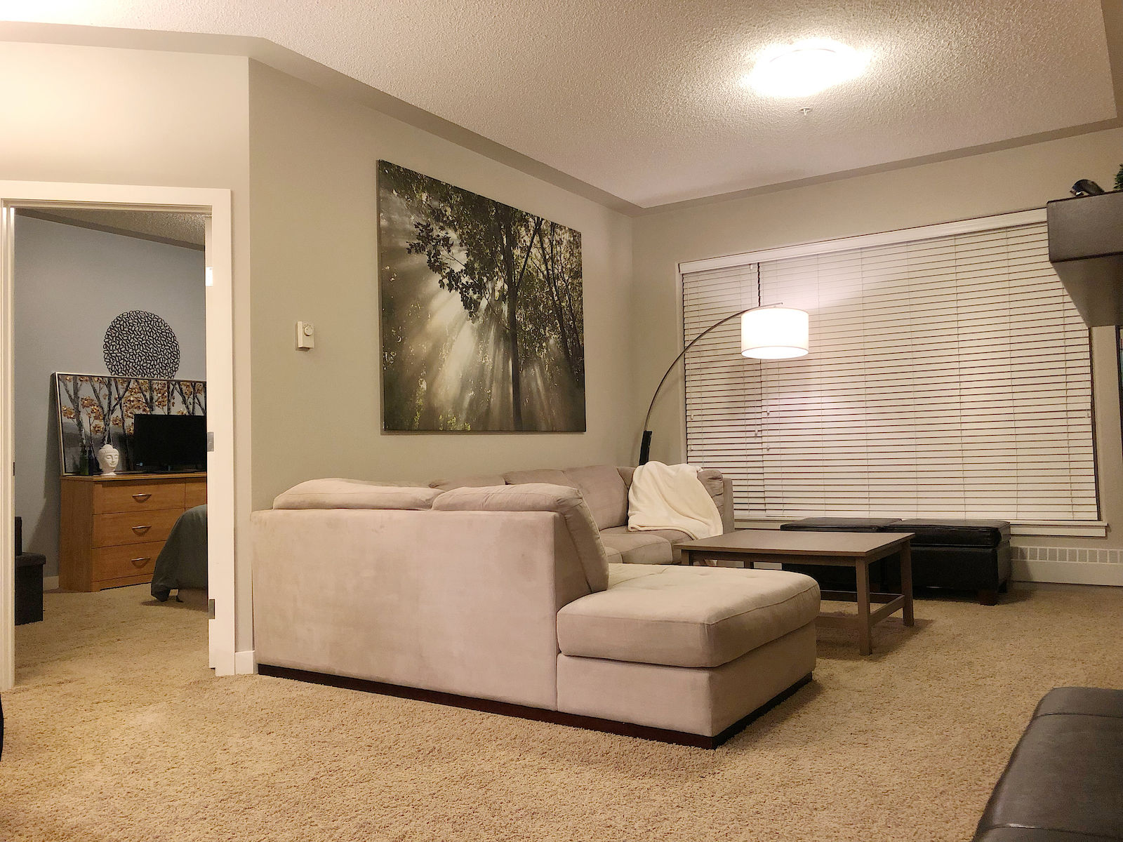 Calgary 2 + Den bedrooms Condo Unit for rent. Property photo: 345462-1