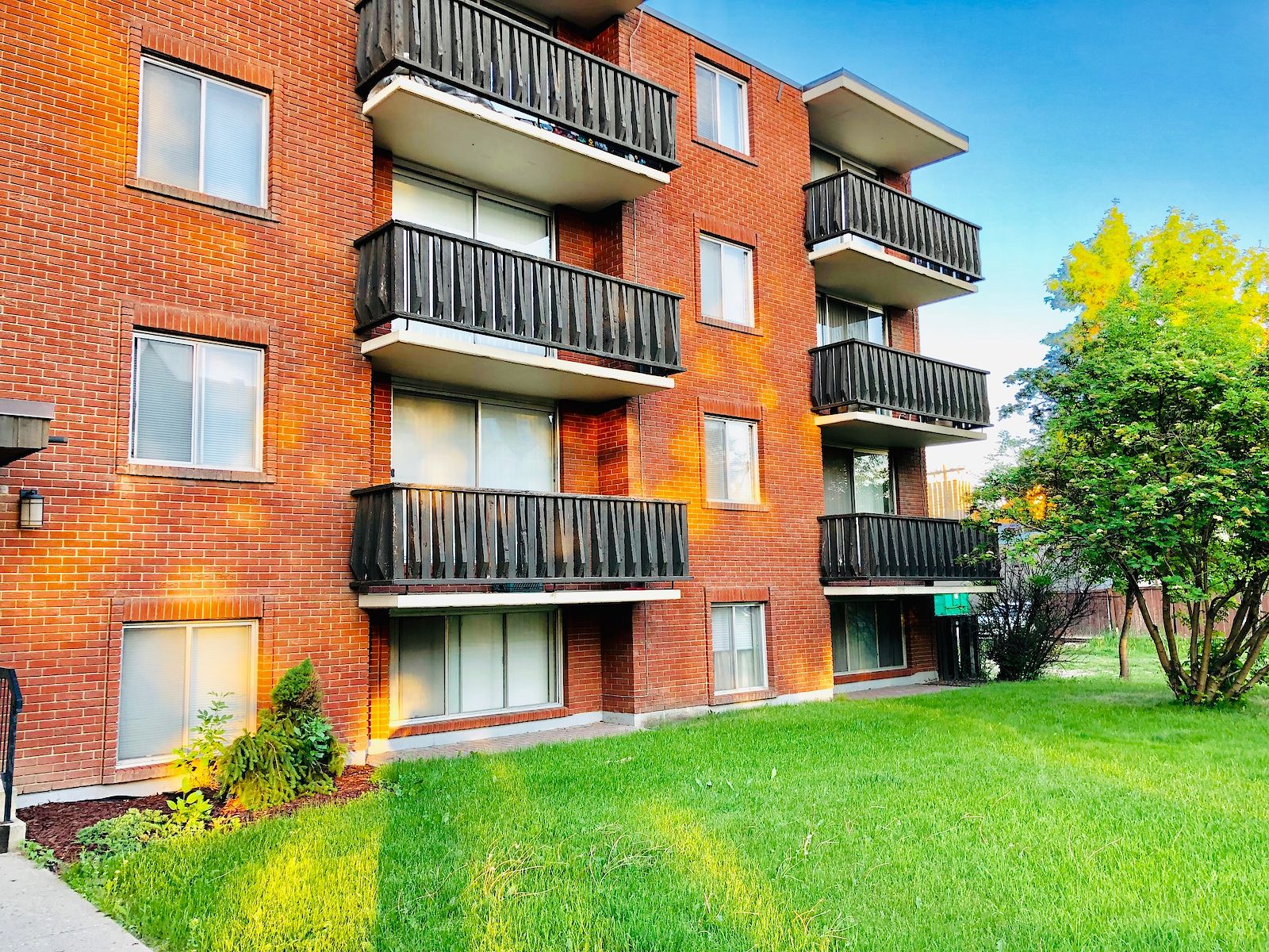 Calgary 2 bedrooms Apartment for rent. Property photo: 346066-1