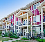 BEAUTIFUL 3 STOREY TOWNHOUSE IN WESTSPRINGS!!!!!! 3 BEDROOMS 2.5 BATHROOMS + D
