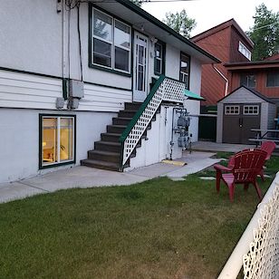 Calgary studio Apartment for rent. Property photo: 346829-2