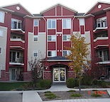 Executive 2 Bdrm 2 Bth Partly Furnished Top floor Lake Unit For Rent at the Refl