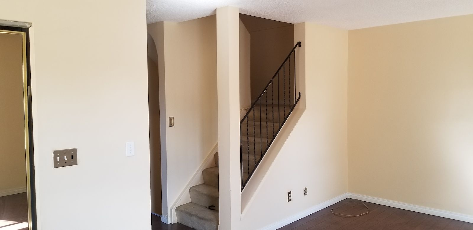 Calgary 4 bedrooms House for rent. Property photo: 347965-1