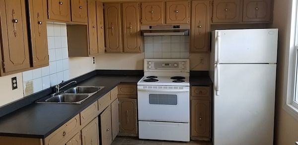 Calgary 4 bedrooms House for rent. Property photo: 347965-3