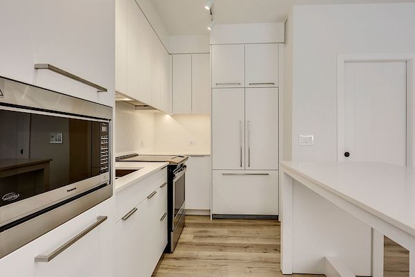 Calgary 2 + Den bedrooms Condo Unit for rent. Property photo: 349017-2