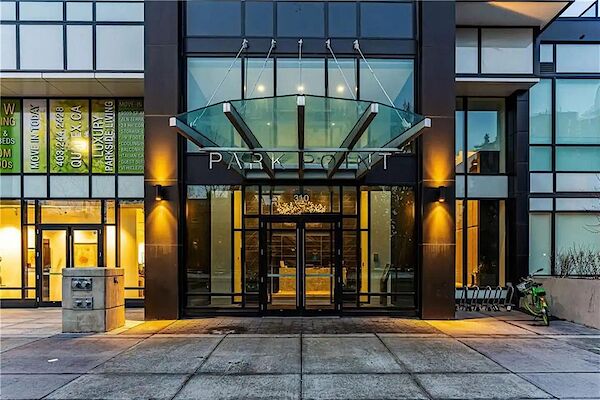 Executive Condo in Park POINT BUILDING (BELTLINE CALGARY)