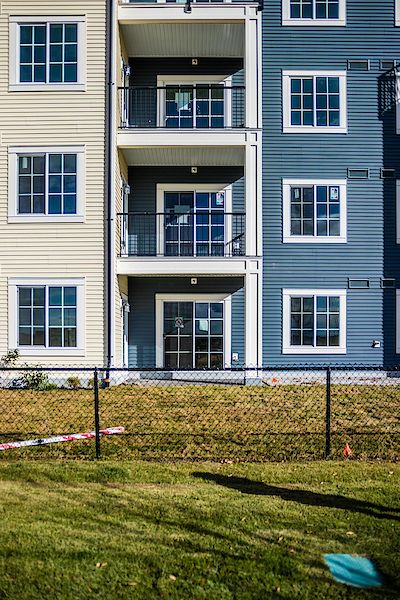 Calgary 3 bedrooms Condo Unit for rent. Property photo: 349500-2