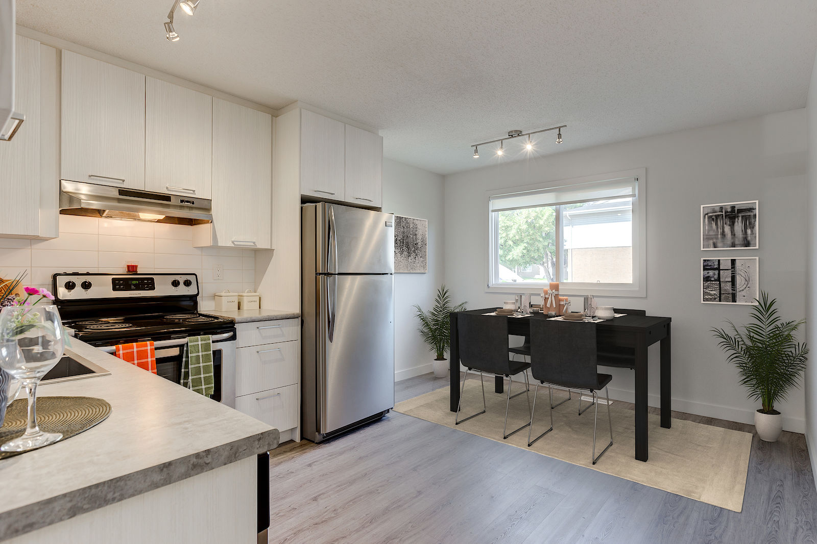 Calgary 2 bedrooms Apartment for rent. Property photo: 35003-1