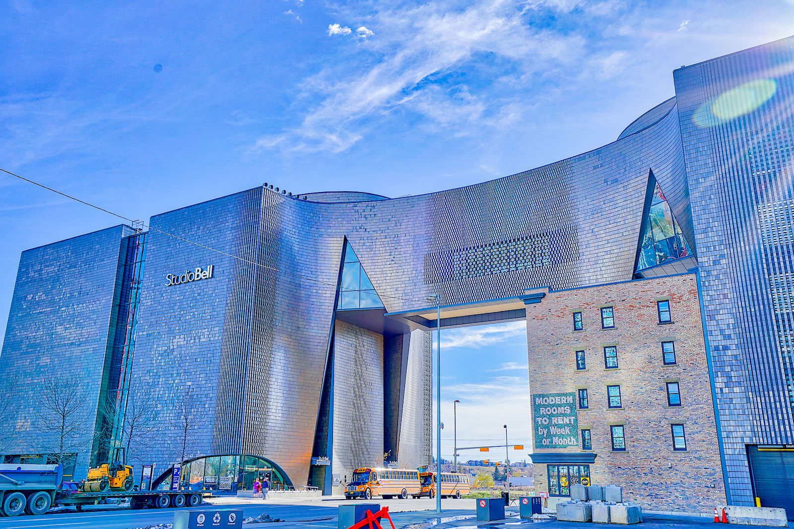Calgary studio Condo Unit for rent. Property photo: 350168-1