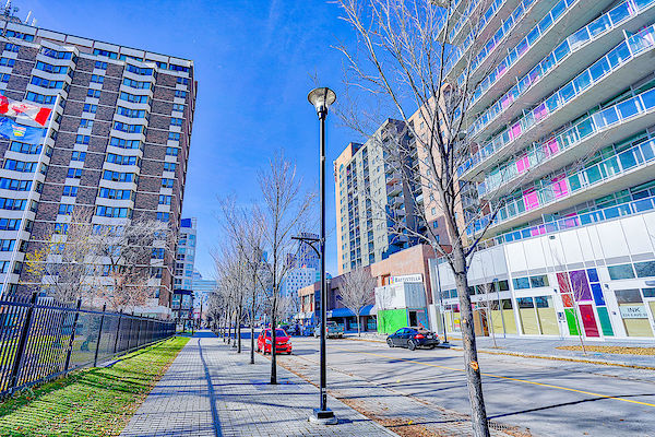 Calgary studio Condo Unit for rent. Property photo: 350168-2