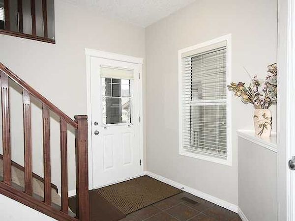 Calgary 3 bedrooms House for rent. Property photo: 351053-2