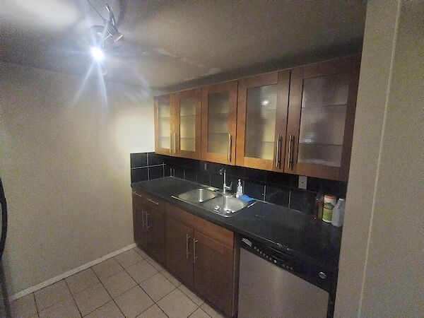 Calgary 2 bedrooms Condo Unit for rent. Property photo: 35112-3