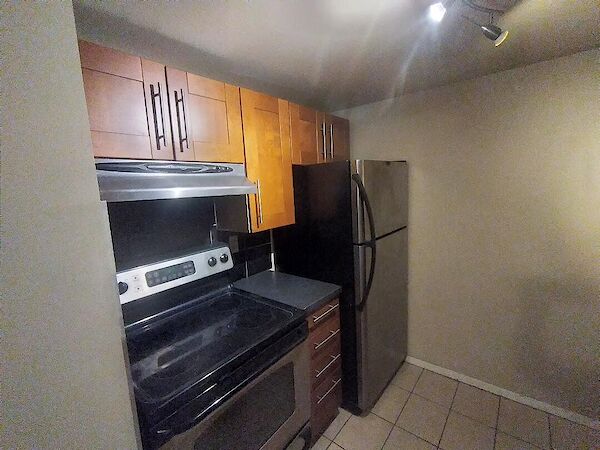 Calgary 2 bedrooms Condo Unit for rent. Property photo: 35112-2