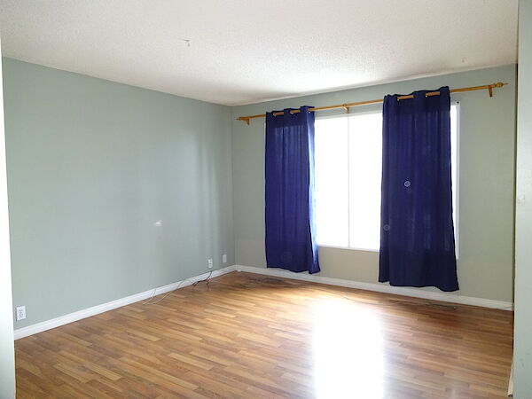 Calgary 4 bedrooms House for rent. Property photo: 351601-3