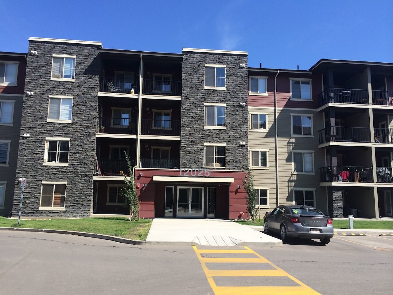 Edmonton 2 bedrooms Condo Unit for rent. Property photo: 353310-1