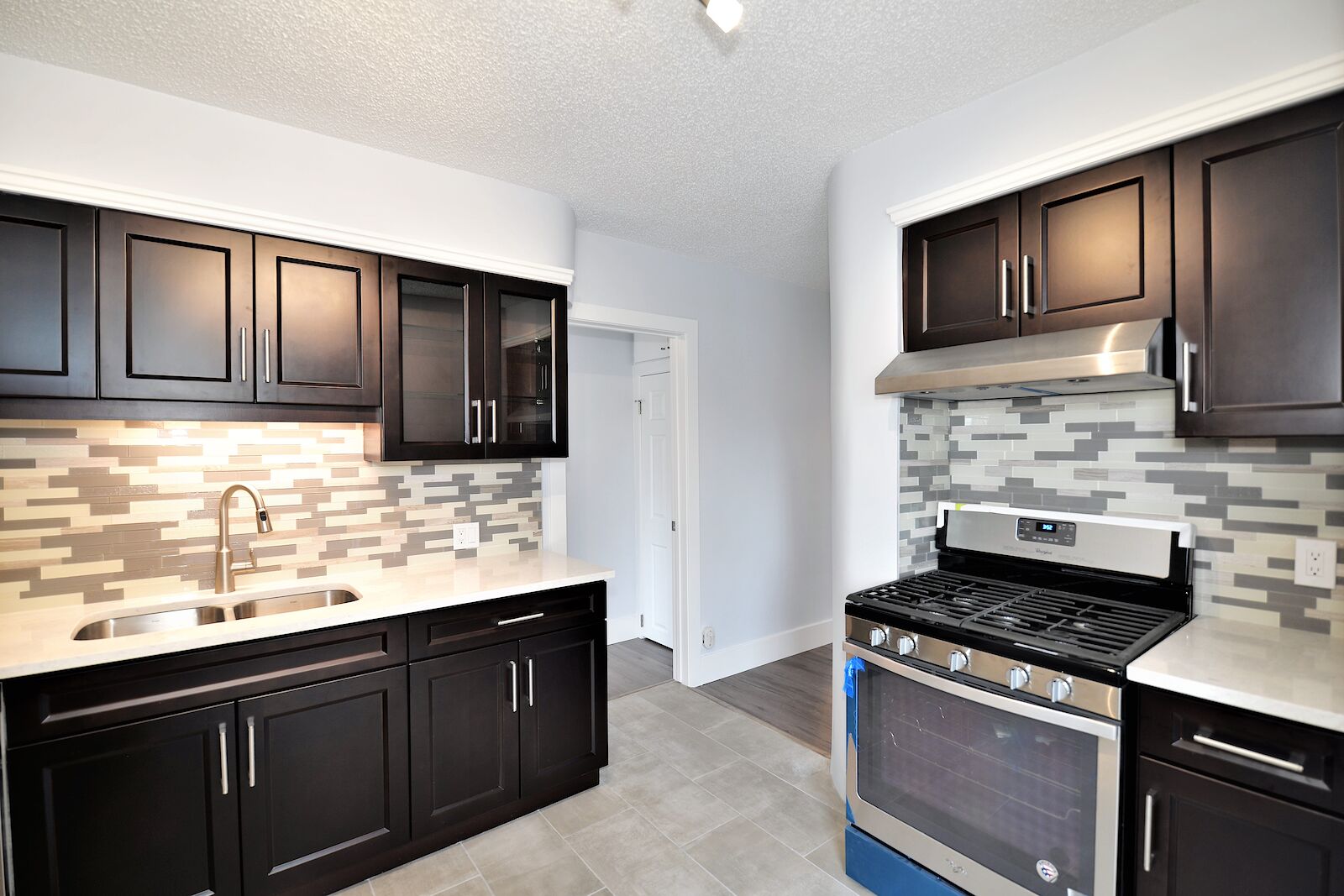 Calgary 2 bedrooms Main Floor for rent. Property photo: 354538-1