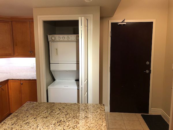 Calgary 1 bedroom Condo Unit for rent. Property photo: 358898-2