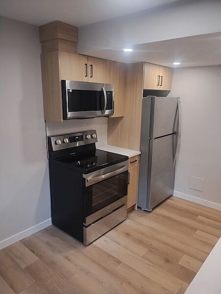 Calgary studio Apartment for rent. Property photo: 359950-2