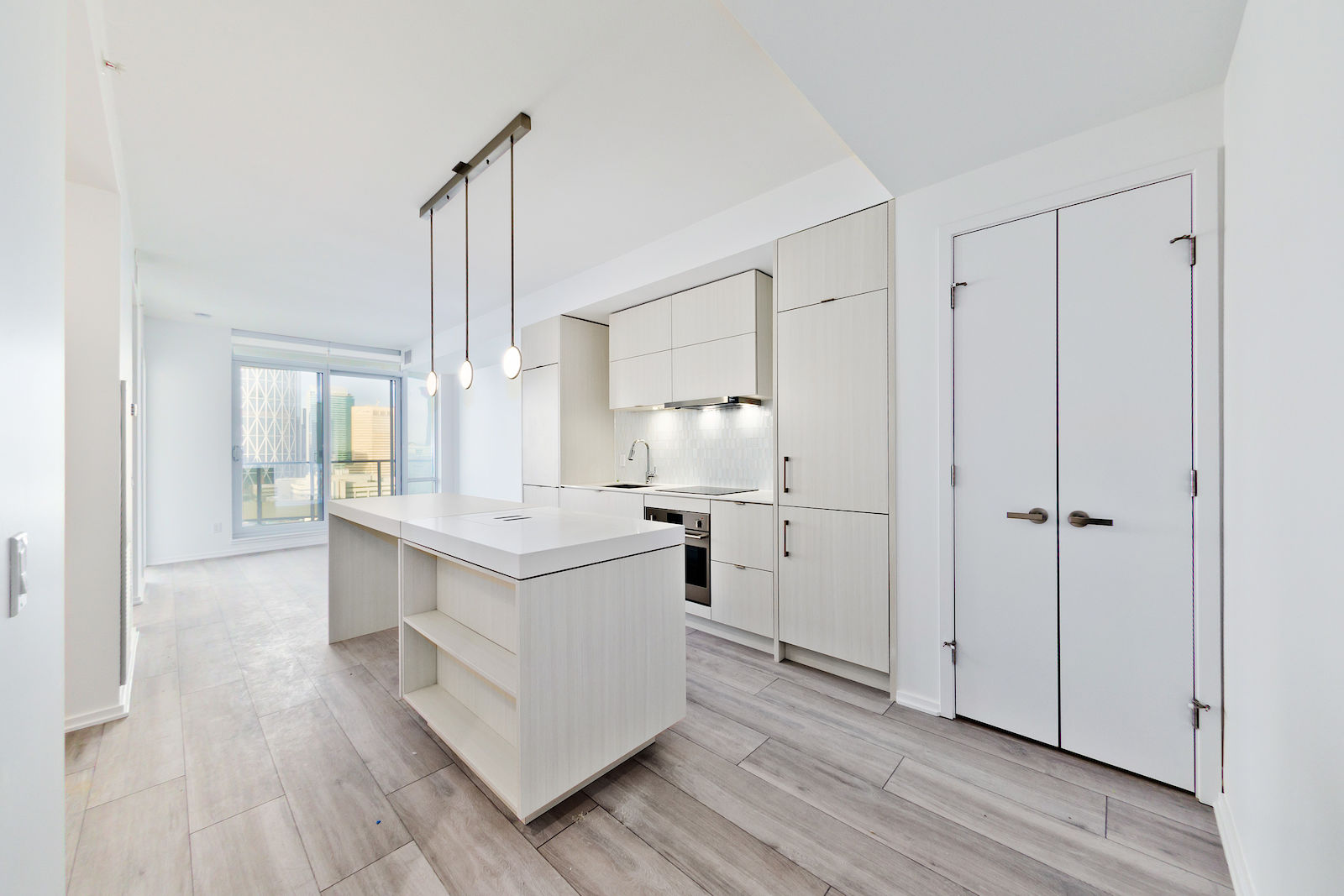 Calgary 1 bedroom Condo Unit for rent. Property photo: 360066-1