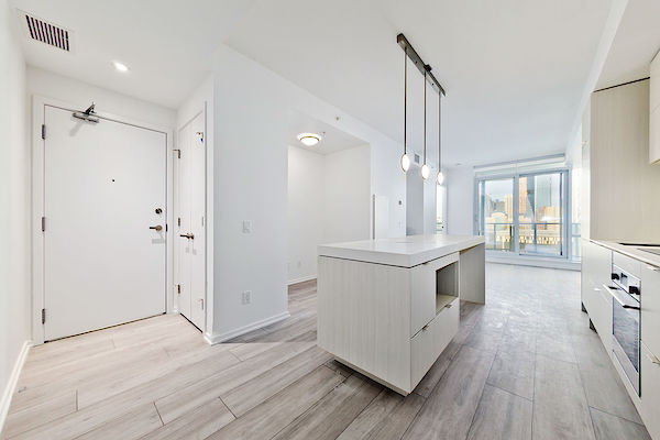 Calgary 1 bedroom Condo Unit for rent. Property photo: 360066-3