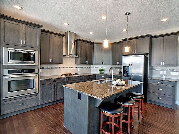 Calgary 4 + Den bedrooms House for rent. Property photo: 361229-3