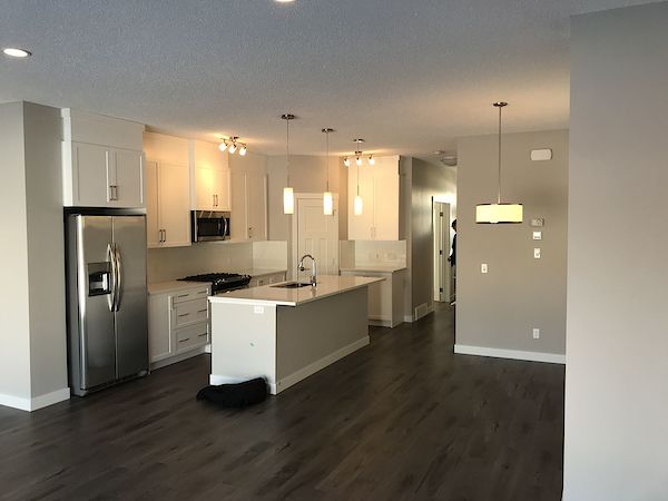 Calgary 3 + Den bedrooms Main Floor for rent. Property photo: 362311-3