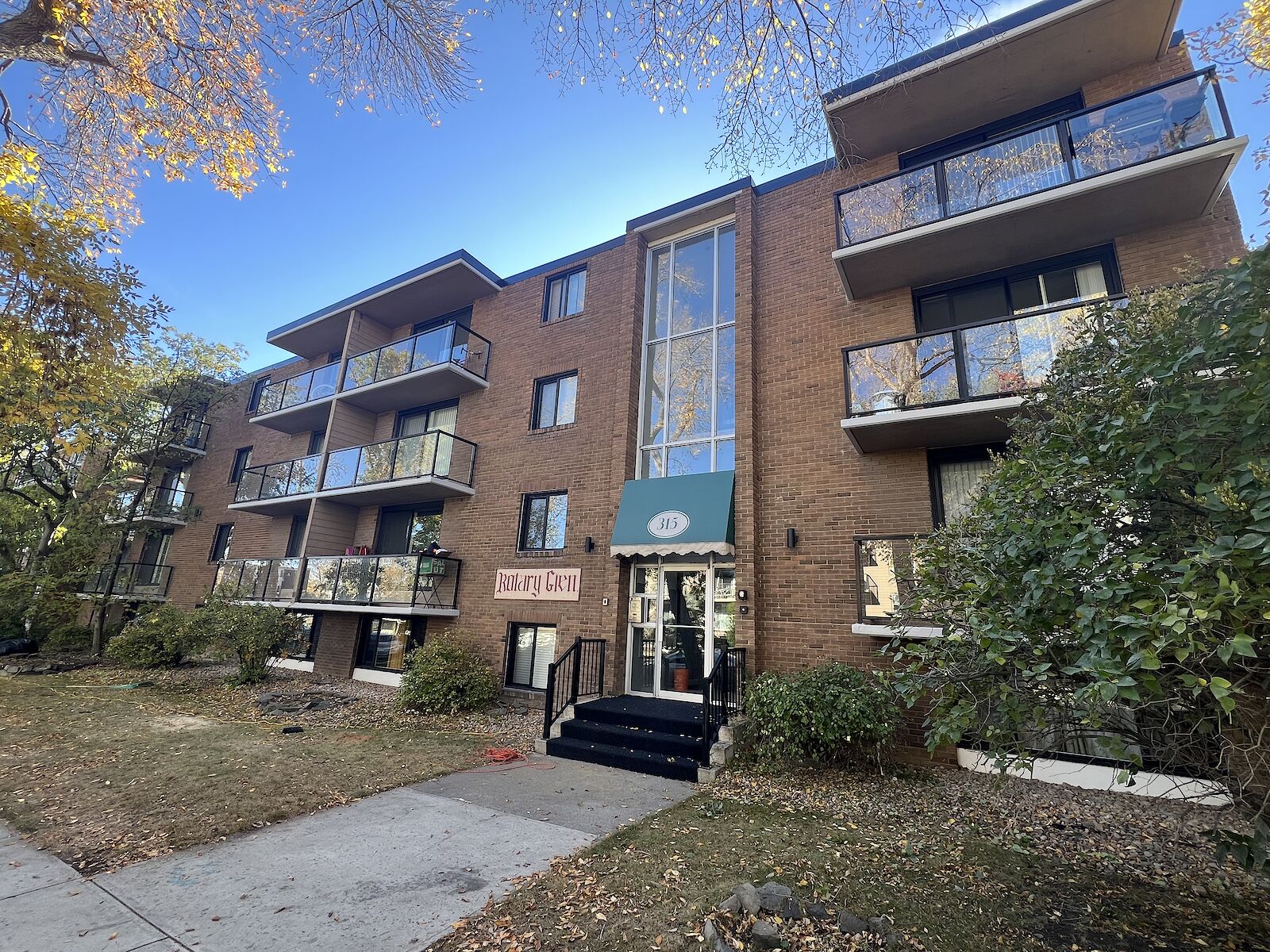 Calgary 1 bedrooms Apartment for rent. Property photo: 362450-1