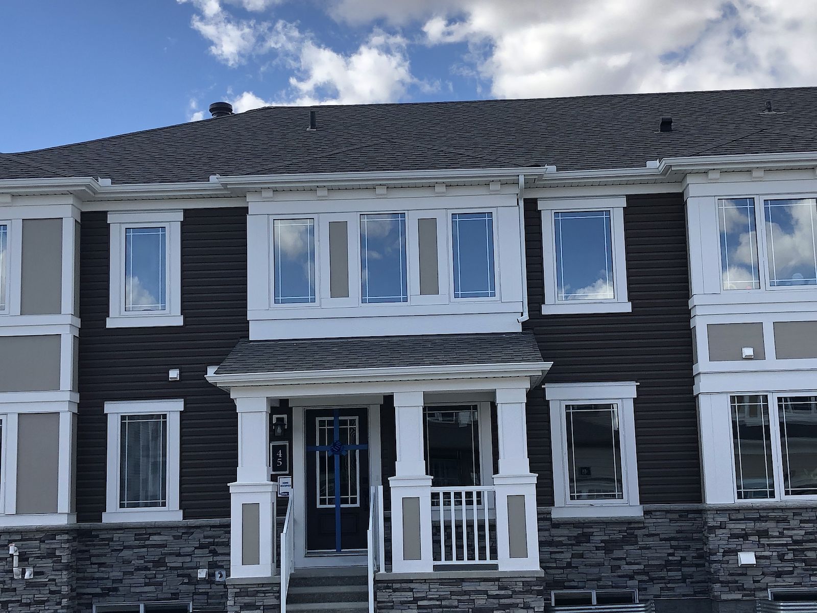 Calgary 3 bedrooms Townhouse for rent. Property photo: 363441-1