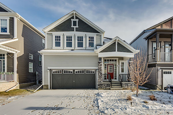 Spacious 3 Bedroom home + Bonus room/Airdrie/near schools & Crossiron Mills.