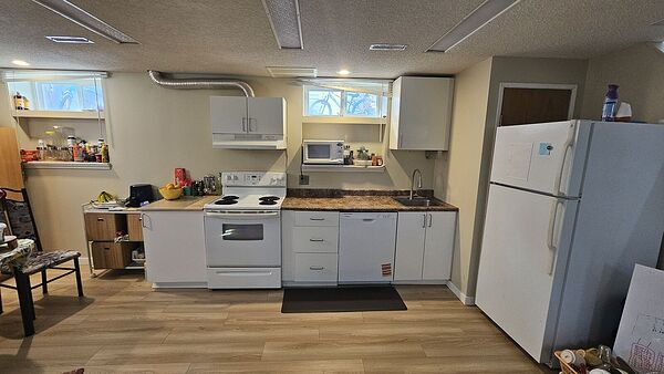 Calgary 2 bedrooms Basement for rent. Property photo: 363617-2