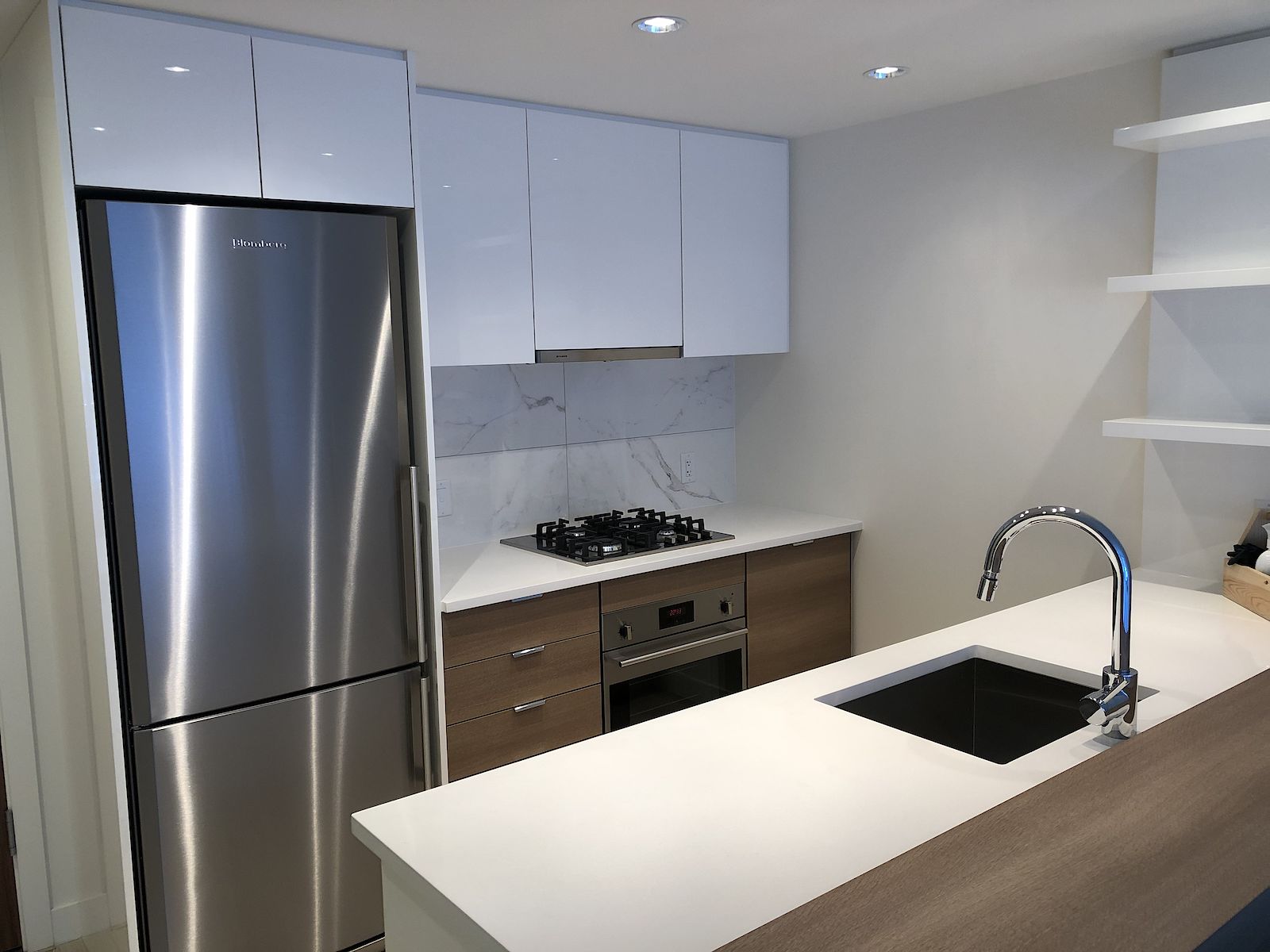 Calgary 1 bedroom Condo Unit for rent. Property photo: 363625-1