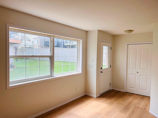 Calgary 2 bedrooms Townhouse for rent. Property photo: 363850-2