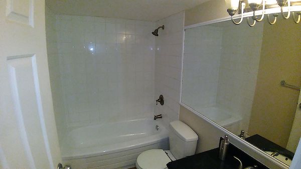 Calgary 2 bedrooms Condo Unit for rent. Property photo: 364329-3